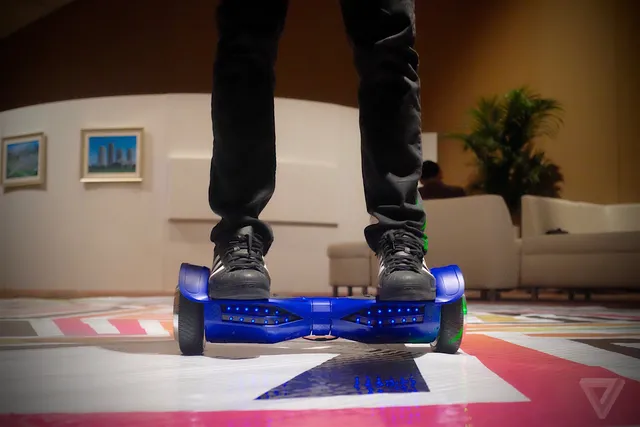 Hoverboards deveriam  chamar-se rollerboards